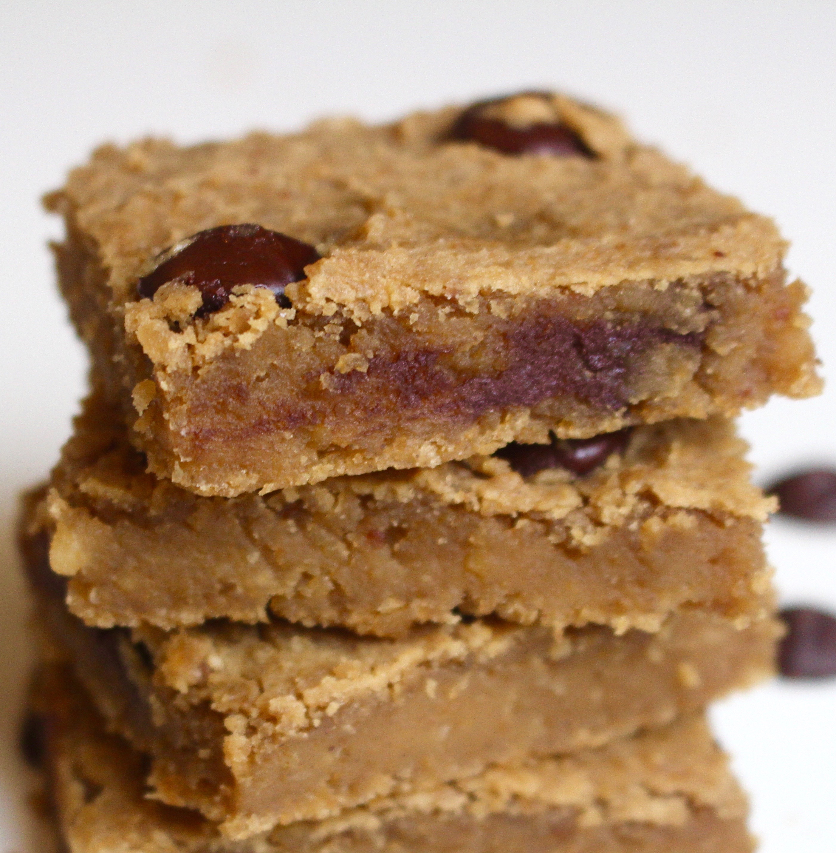 Flourless Peanut Butter Chickpea Blondies - Splurge With Ella